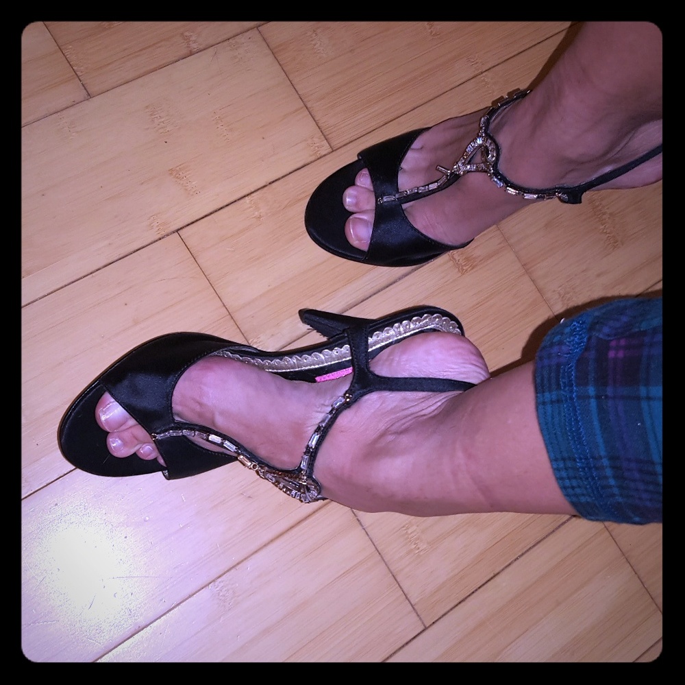 Betsey Johnson Heel Size 6 NEW w defects